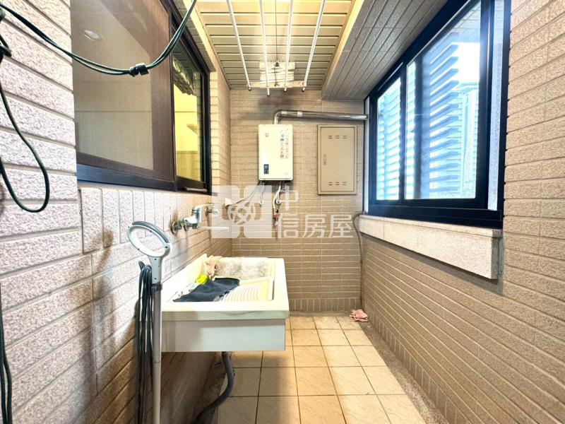 11期日出登陽4房平車房屋室內格局與周邊環境