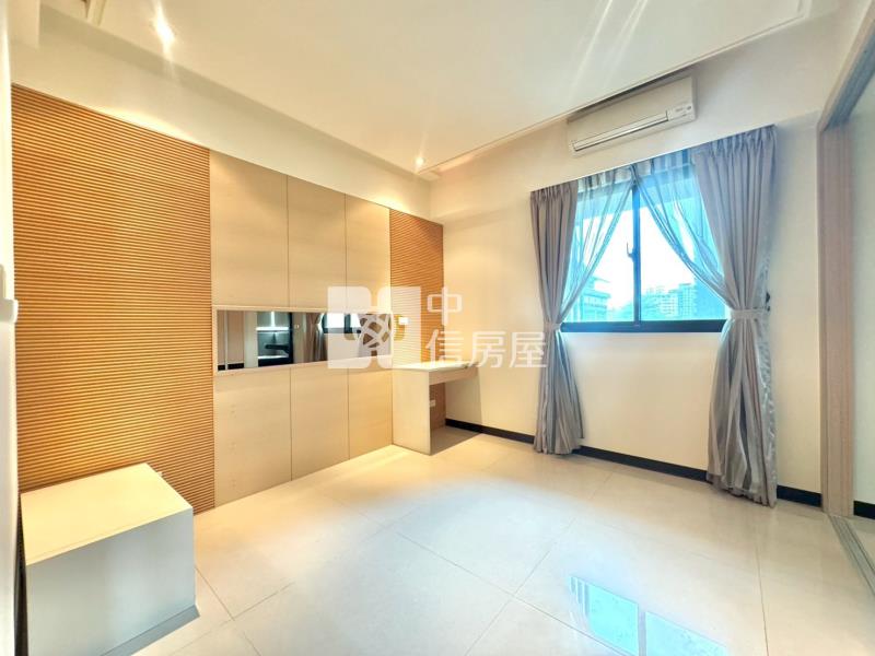 11期日出登陽4房平車房屋室內格局與周邊環境