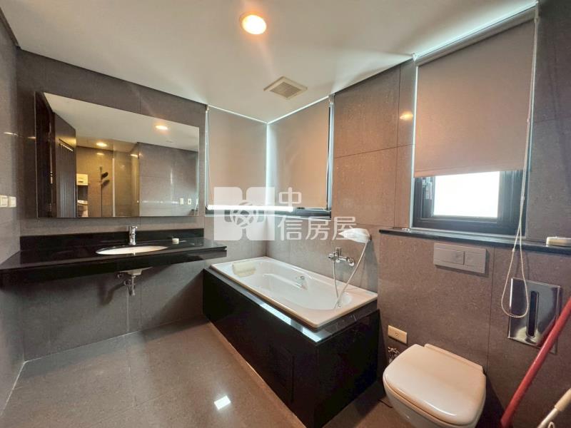 11期日出登陽4房平車房屋室內格局與周邊環境