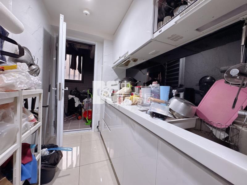 四維商圈綠景美三房車房屋室內格局與周邊環境