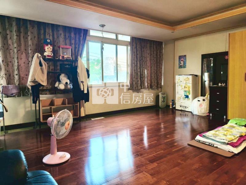 竹山鎮中和國小旁透天房屋室內格局與周邊環境