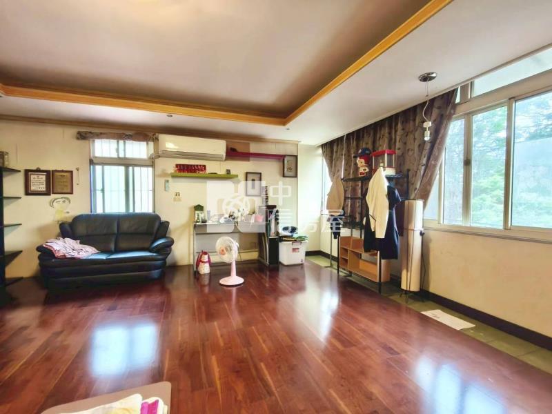 竹山鎮中和國小旁透天房屋室內格局與周邊環境