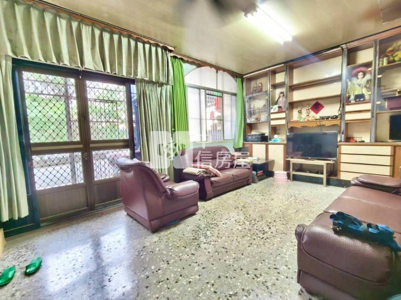 竹山鎮中和國小旁透天房屋室內格局與周邊環境