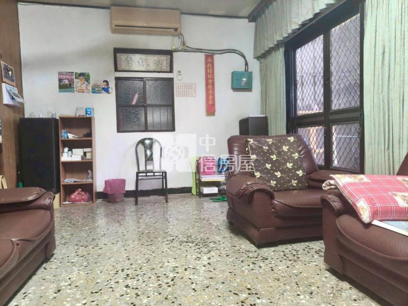 竹山鎮中和國小旁透天房屋室內格局與周邊環境