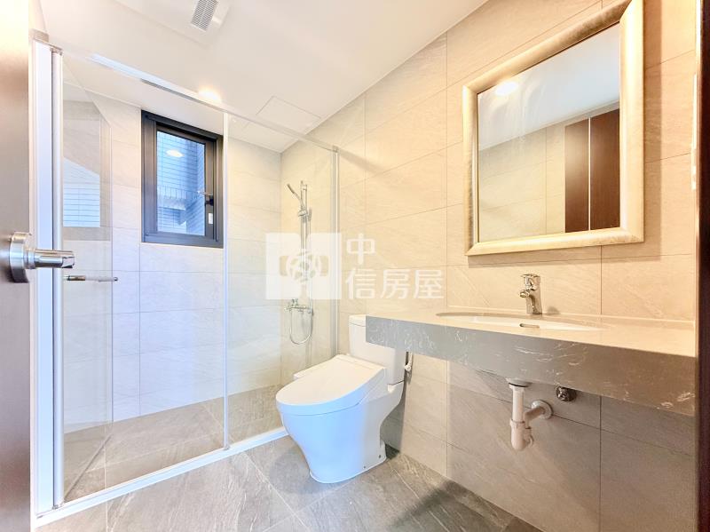 (專任)高鐵特區-登陽三房視野戶房屋室內格局與周邊環境