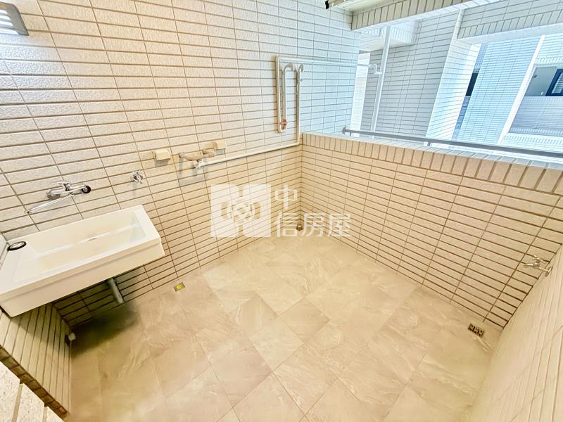 (專任)高鐵特區-登陽三房視野戶房屋室內格局與周邊環境