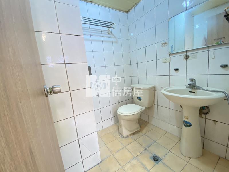 中山醫低總價入門玄關大三房美屋房屋室內格局與周邊環境