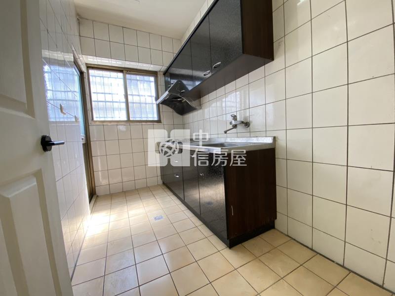 中山醫低總價入門玄關大三房美屋房屋室內格局與周邊環境