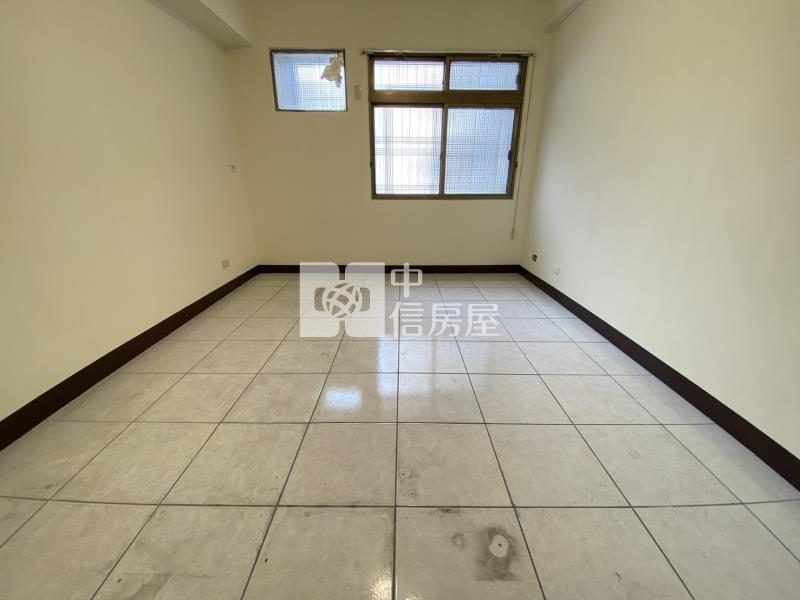 中山醫低總價入門玄關大三房美屋房屋室內格局與周邊環境