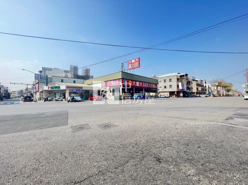 歸仁忠孝臨12米路65坪建地房屋室內格局與周邊環境