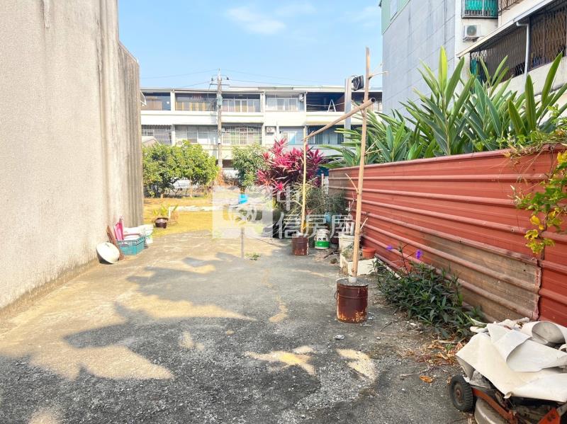 歸仁忠孝臨12米路65坪建地房屋室內格局與周邊環境