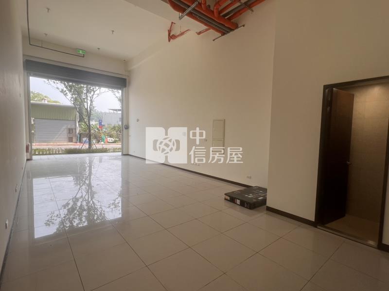 大溪中華路挑高大面寬-金店面房屋室內格局與周邊環境