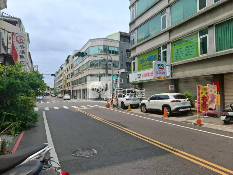 金華社區明亮角窗電梯店住房屋室內格局與周邊環境