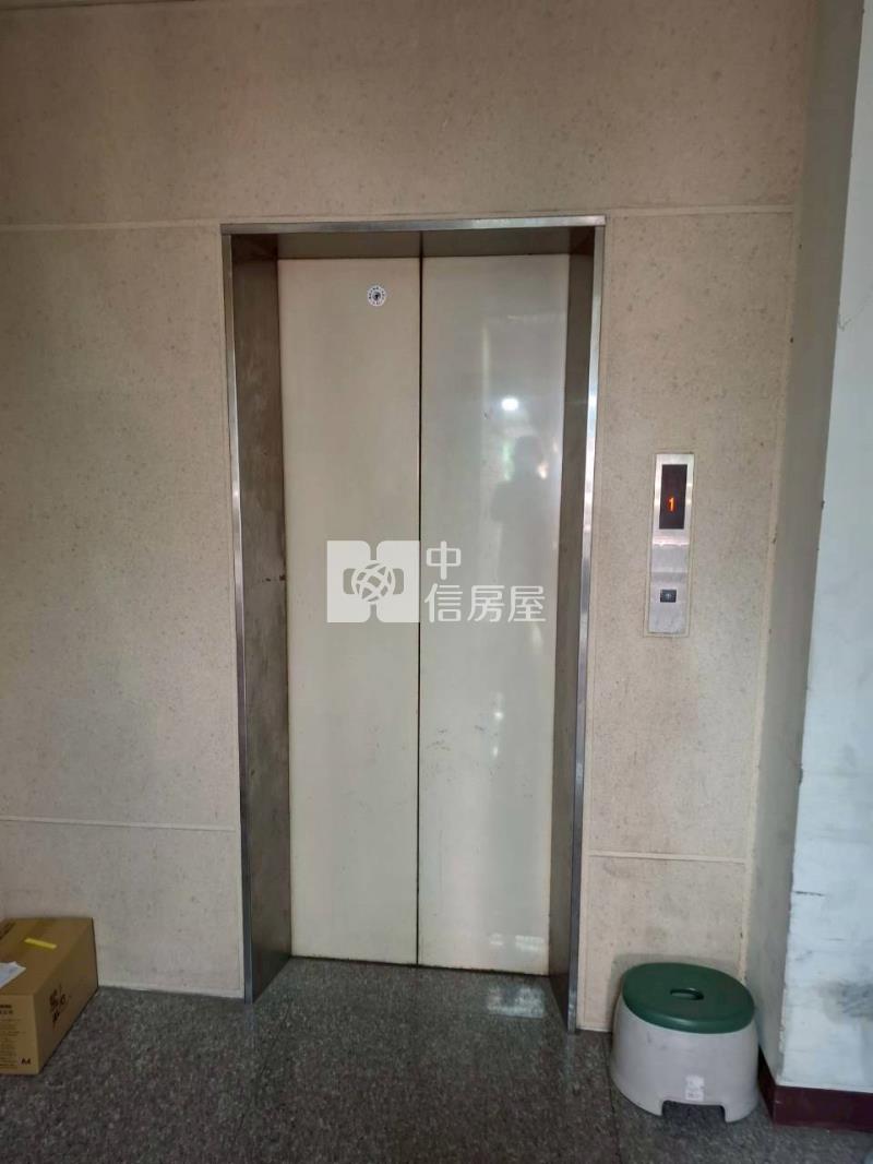 金華社區明亮角窗電梯店住房屋室內格局與周邊環境