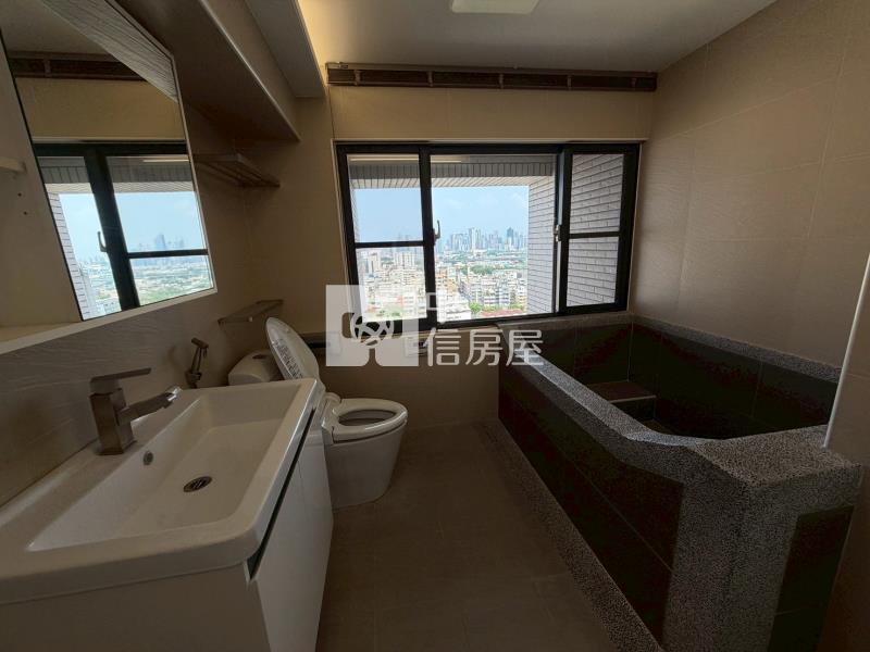 牧場+夜景樓中樓大3房房屋室內格局與周邊環境