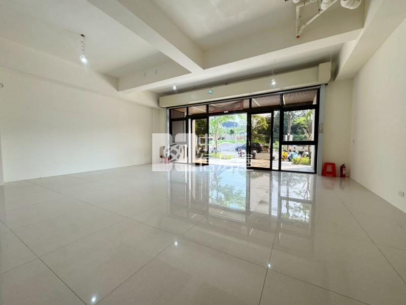 楊梅宜誠阿麗拉全新大面寬店面房屋室內格局與周邊環境