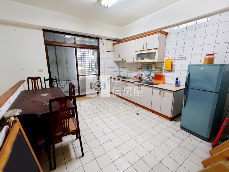 水湳市場1-3樓金店面房屋室內格局與周邊環境