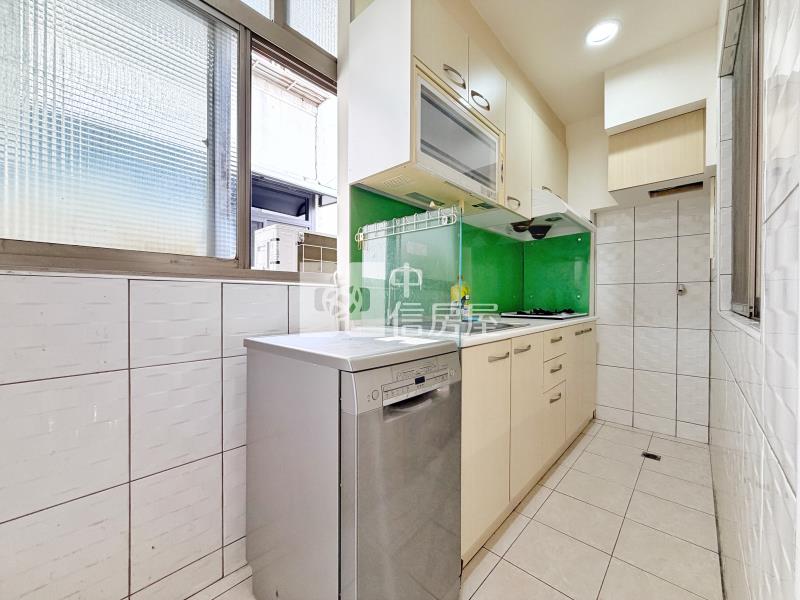 通豪芳鄰大兩房車位房屋室內格局與周邊環境