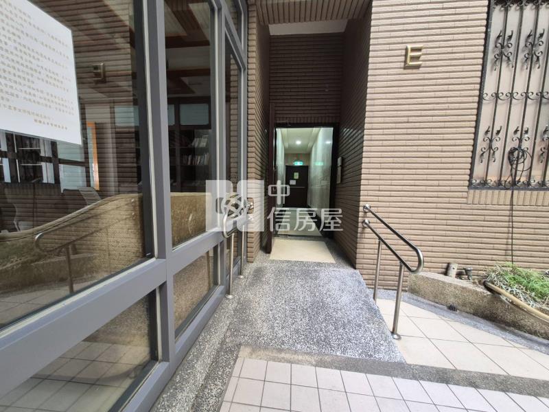 閱讀左岸靓麗三房寓房屋室內格局與周邊環境