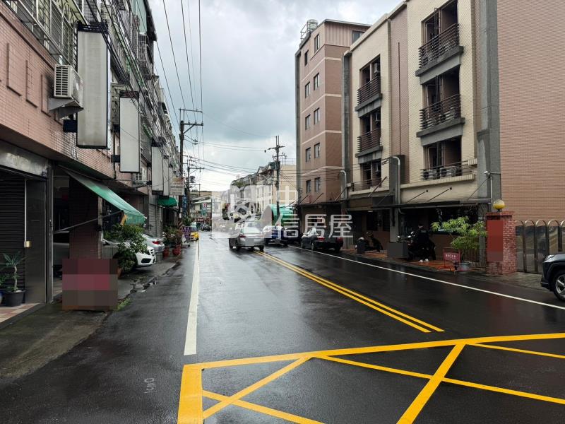 霧峰吉峰路三房平車視野戶房屋室內格局與周邊環境