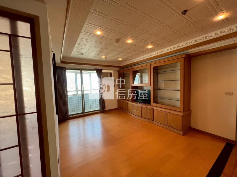 斗六後站大坪數精美平車大樓房屋室內格局與周邊環境