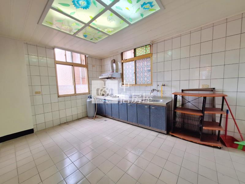 逸園文教區|邊間大3房美寓房屋室內格局與周邊環境