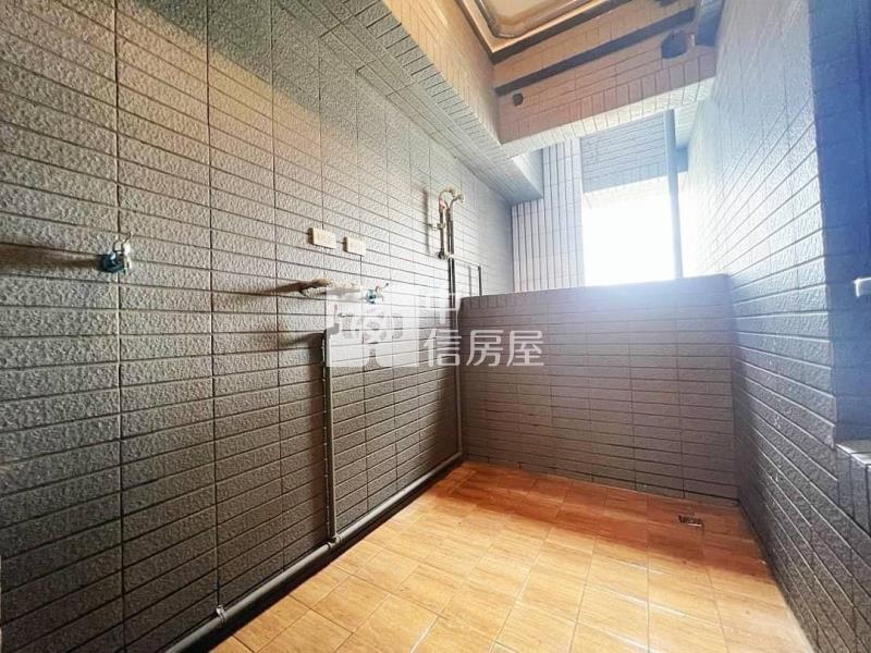 佳福大於樹孝商圈次頂樓三房雙車房屋室內格局與周邊環境