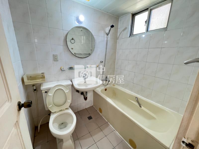 國泰建設荷蘭村稀有四改三房房屋室內格局與周邊環境