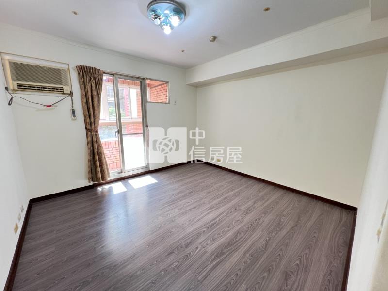 國泰建設荷蘭村稀有四改三房房屋室內格局與周邊環境