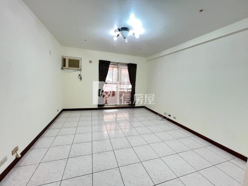 國泰建設荷蘭村稀有四改三房房屋室內格局與周邊環境