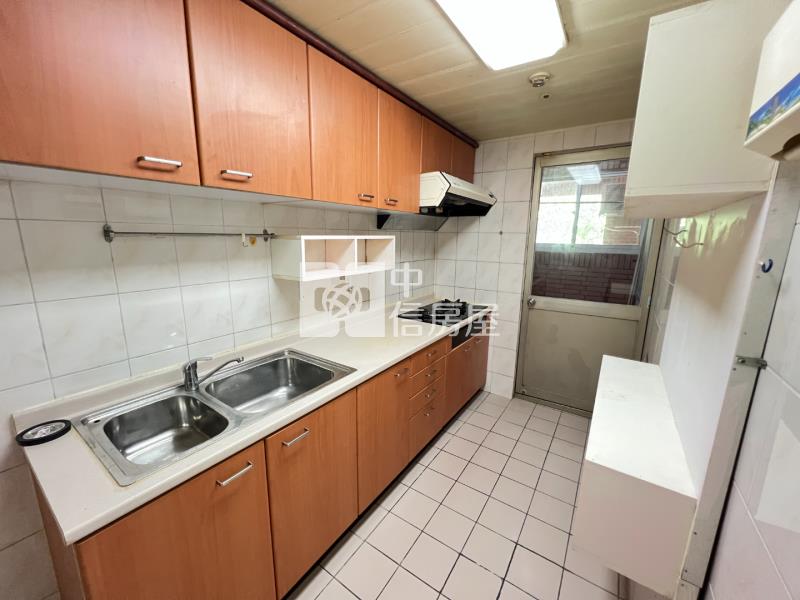 國泰建設荷蘭村稀有四改三房房屋室內格局與周邊環境