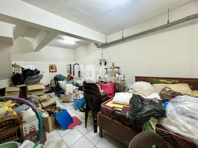 南勢重劃區透天、前院停車+地下室房屋室內格局與周邊環境