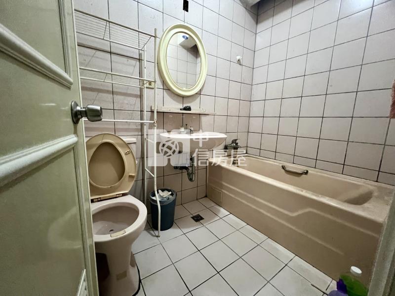 南勢重劃區透天、前院停車+地下室房屋室內格局與周邊環境