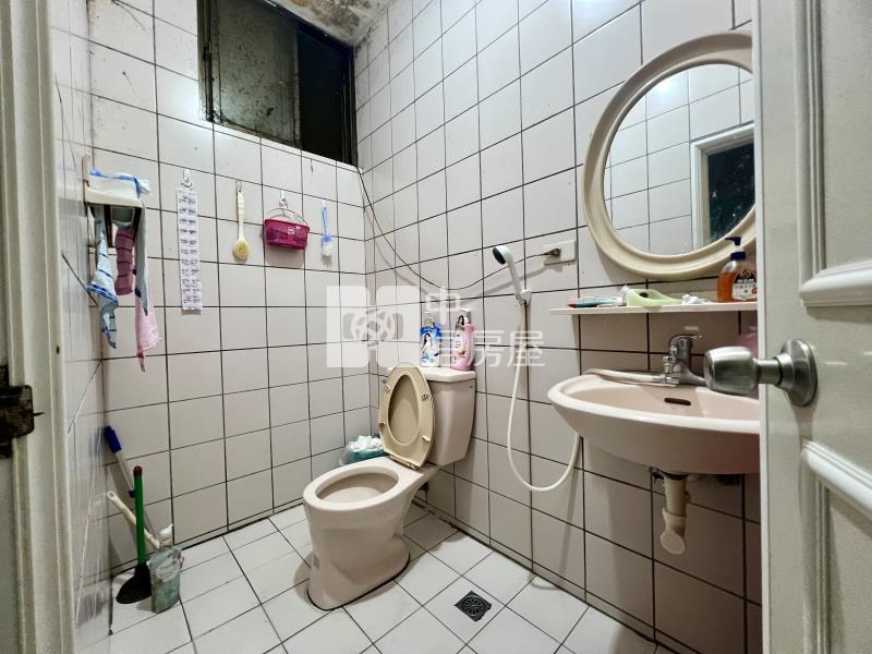 南勢重劃區透天、前院停車+地下室房屋室內格局與周邊環境