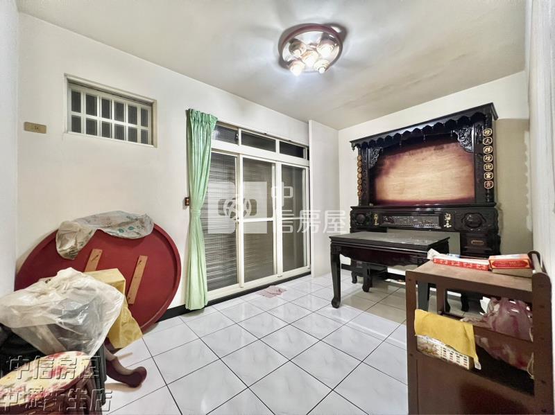 大竹國小旁前院停車美透天房屋室內格局與周邊環境