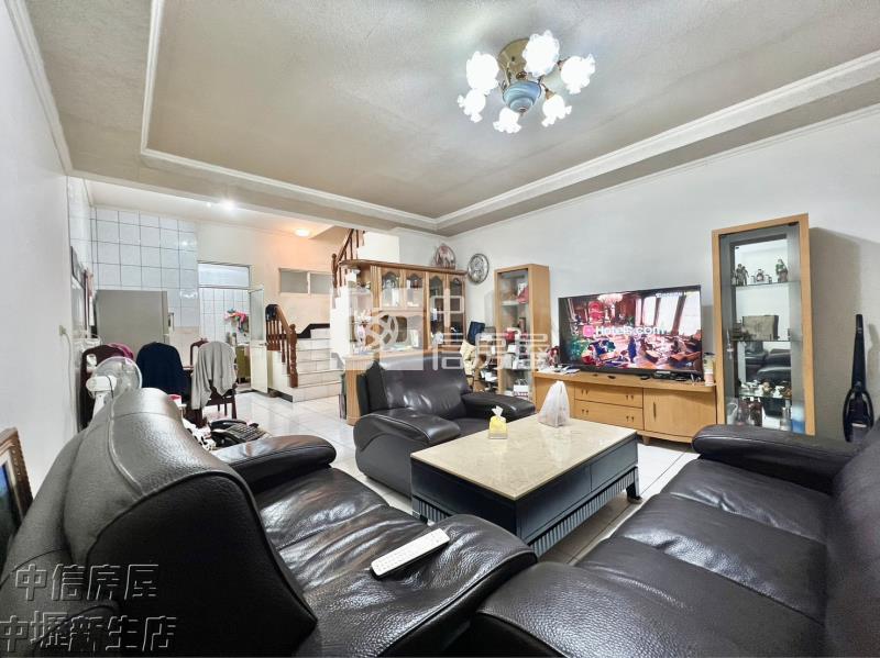 大竹國小旁前院停車美透天房屋室內格局與周邊環境