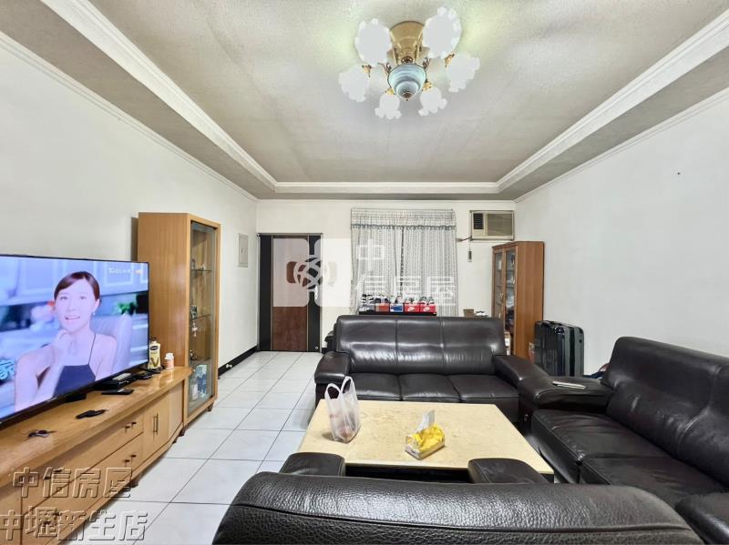 大竹國小旁前院停車美透天房屋室內格局與周邊環境