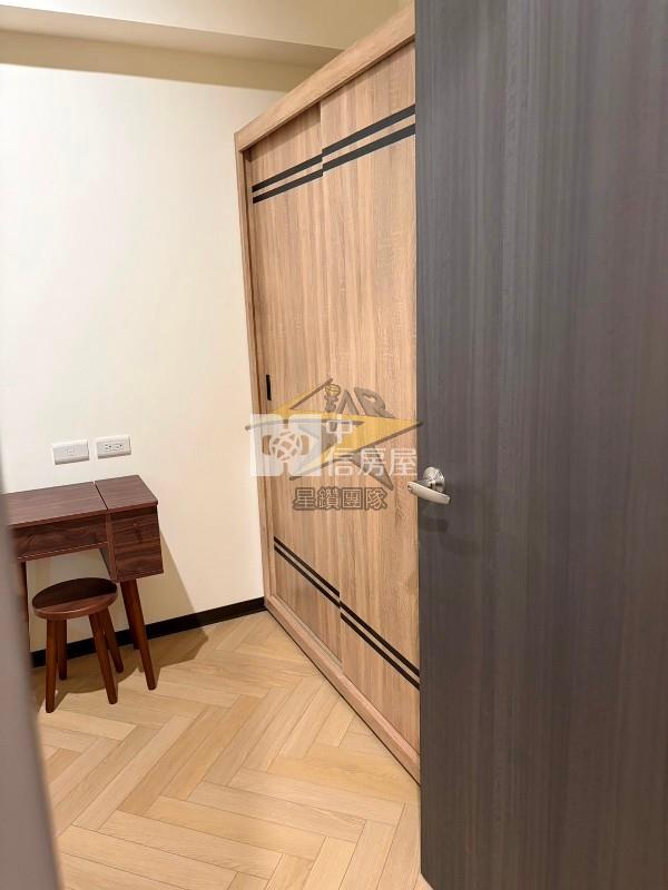 【星鑽】青埔A18燙金地段。亞昕喜徠登1+1房車房屋室內格局與周邊環境