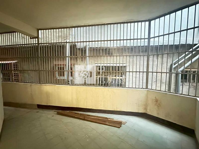 平鎮山仔頂大地坪透天房屋室內格局與周邊環境