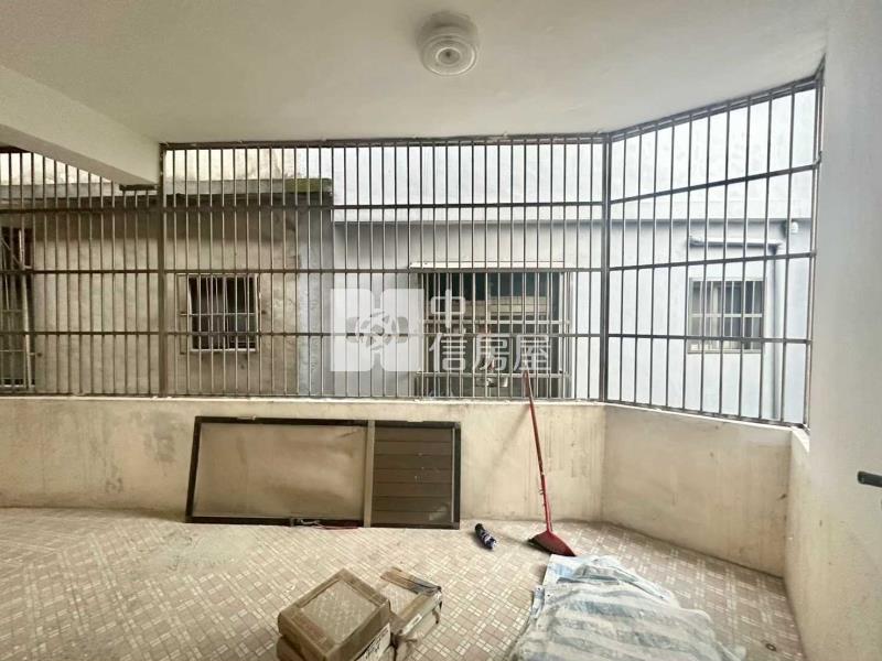 平鎮山仔頂大地坪透天房屋室內格局與周邊環境