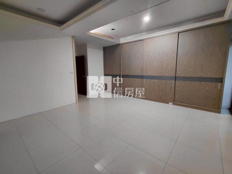 草漯電梯別墅店面房屋室內格局與周邊環境