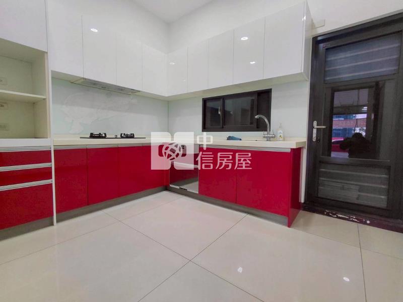 草漯電梯別墅店面房屋室內格局與周邊環境