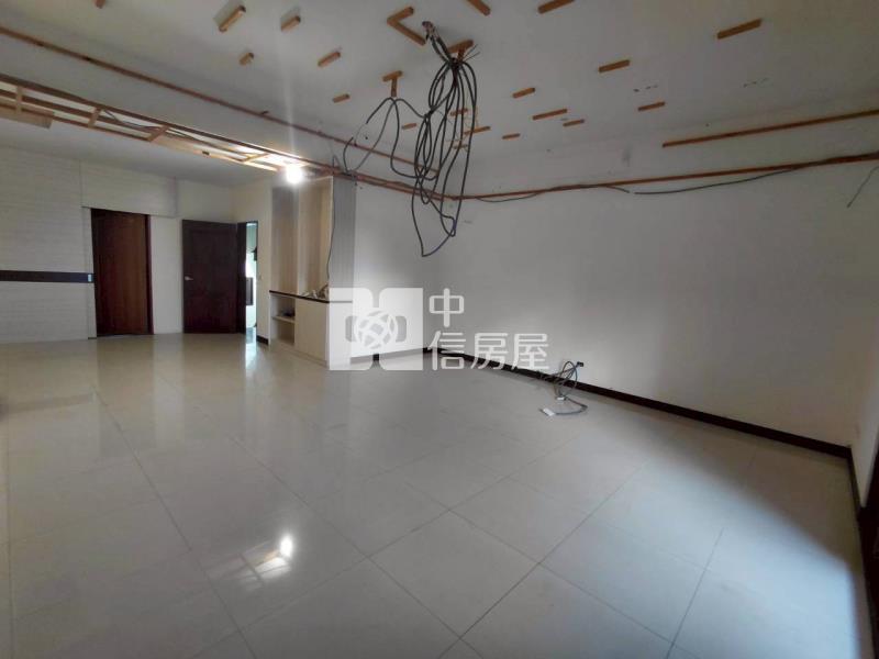 草漯電梯別墅店面房屋室內格局與周邊環境