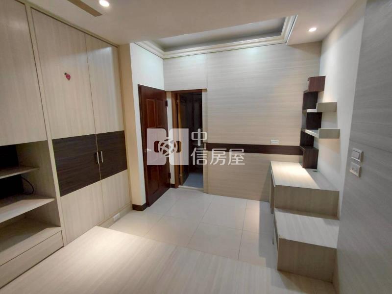 草漯電梯別墅店面房屋室內格局與周邊環境