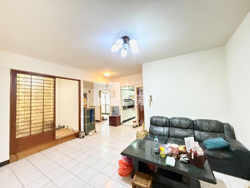 頭家國小台中京城視野美三房房屋室內格局與周邊環境