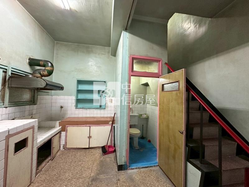 佳里蛋黃區旁無尾靜透天房屋室內格局與周邊環境