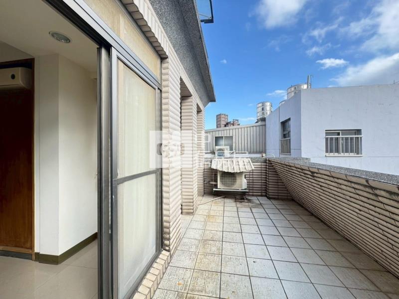 中壢大面寬大地坪透天房屋室內格局與周邊環境