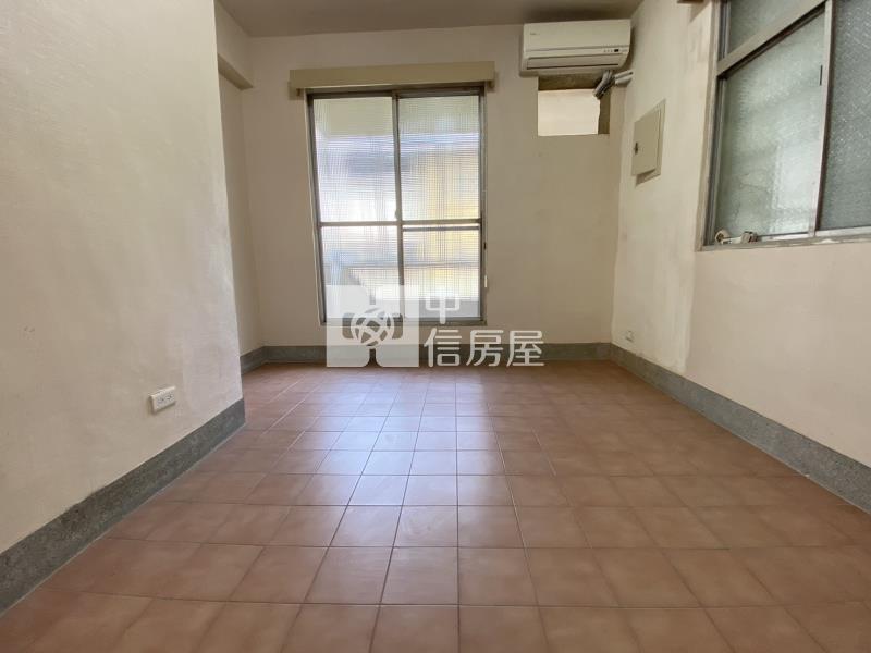 亞洲大學低總價活巷透天房屋室內格局與周邊環境