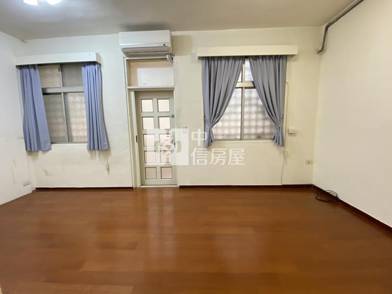 亞洲大學低總價活巷透天房屋室內格局與周邊環境