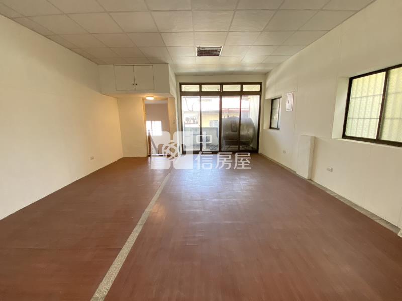 亞洲大學低總價活巷透天房屋室內格局與周邊環境